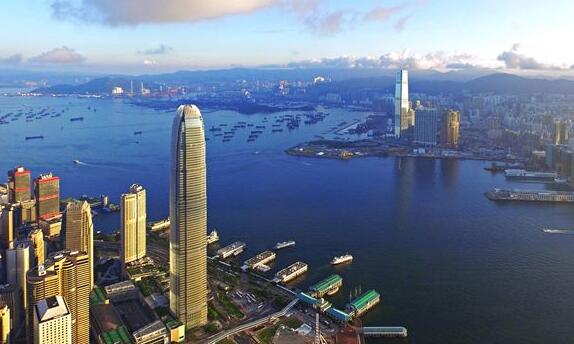 【创刊65周年商报老友记】香港回歸後經濟更加好 兩地合作推動香港繁榮