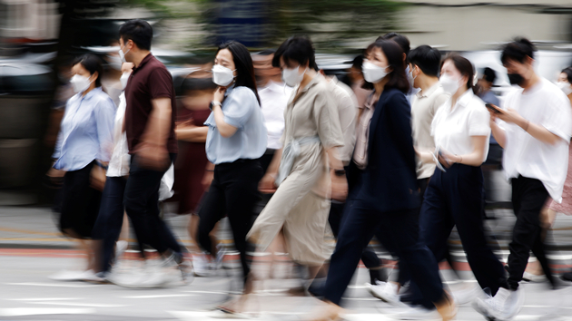 調查：近7成韓國職場人因頻繁撰寫報告倍感壓力
