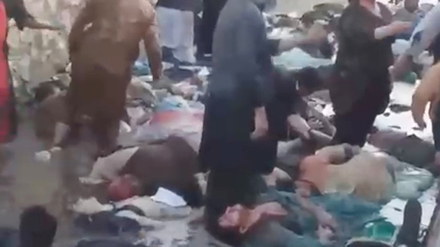 喀布爾機場爆炸死亡過百  「伊斯蘭國」认责料威...