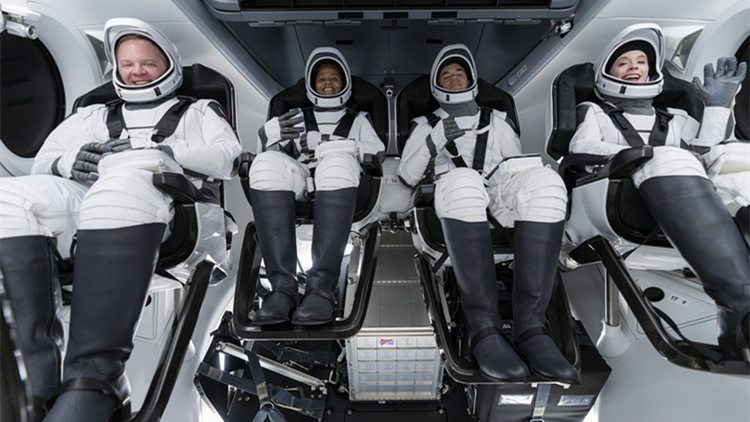 SpaceX首個全平民機組將進入太空  飛行高度超國際空間站