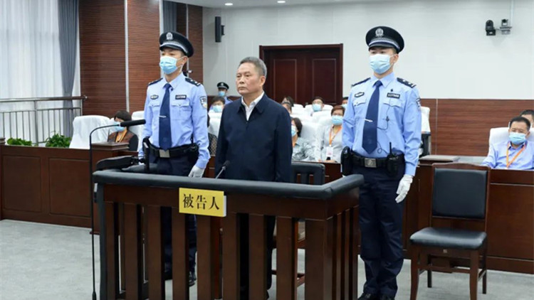 上海市公安局原局长龚道安受审 落马前一月还在收钱