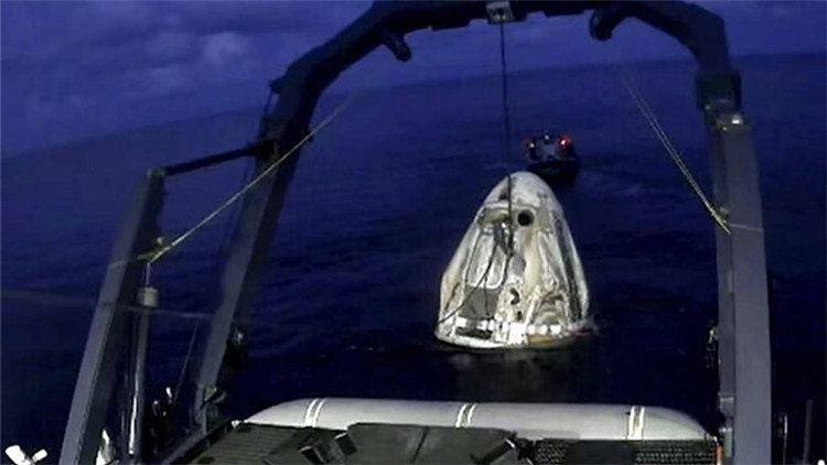 SpaceX平民太空之旅順利完成 龍飛船安全返回地球