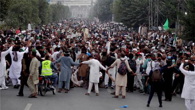 巴基斯坦三名警察在抗議衝突中喪生