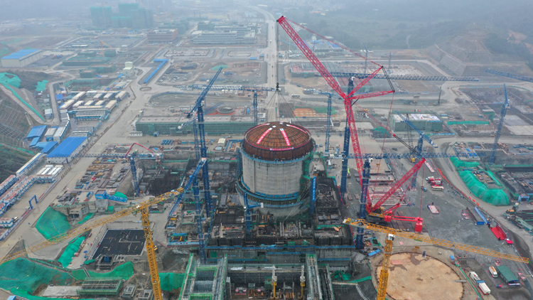 中廣核廣東太平嶺核電1號機組完成穹頂吊裝