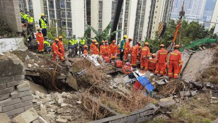 重慶食堂坍塌事故調查：事發正值午餐 現場救援難度較大