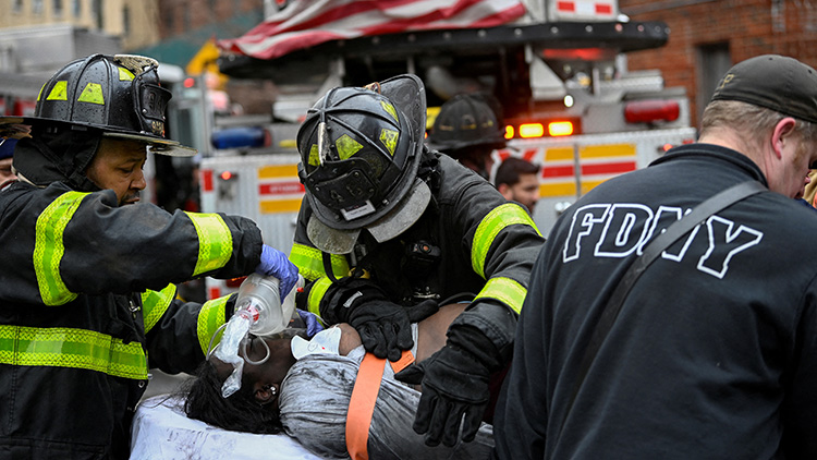 美老化公屋一周內兩遭祝融 紐約大火釀19死63傷