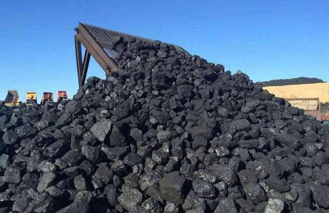 印尼官員稱煤炭出口活動將在本周初恢復 