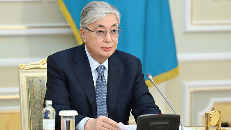 哈薩克斯坦總統宣布公務員凍薪5年