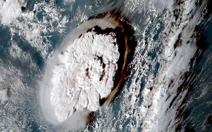 南太平洋島國湯加島嶼火山噴發 引發高約1.2米海嘯