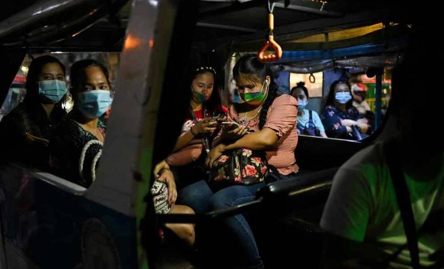 菲律賓實施新防疫規定 未打針者禁搭交通工具