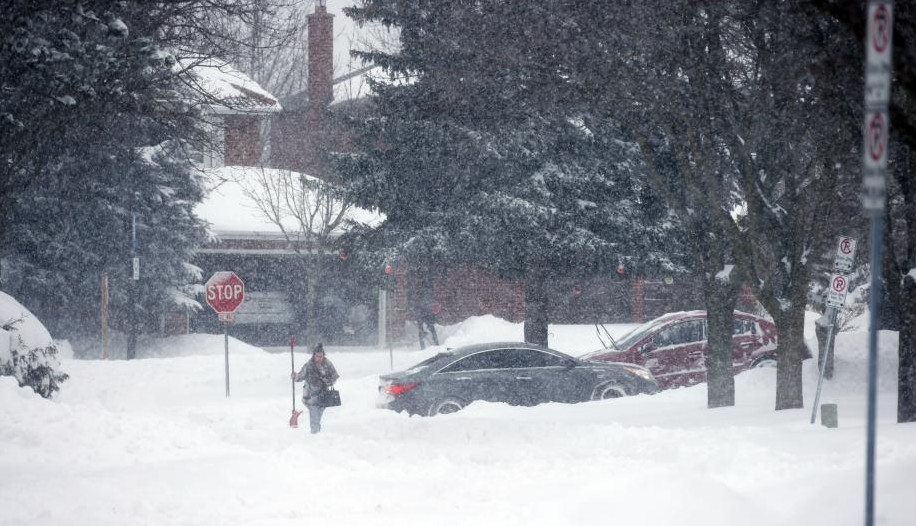 暴風雪席捲加拿大東部 多個城市降雪超30厘米