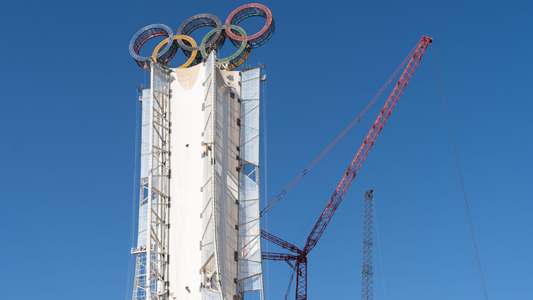 巨型奧運五環景觀塔在延慶竣工亮相