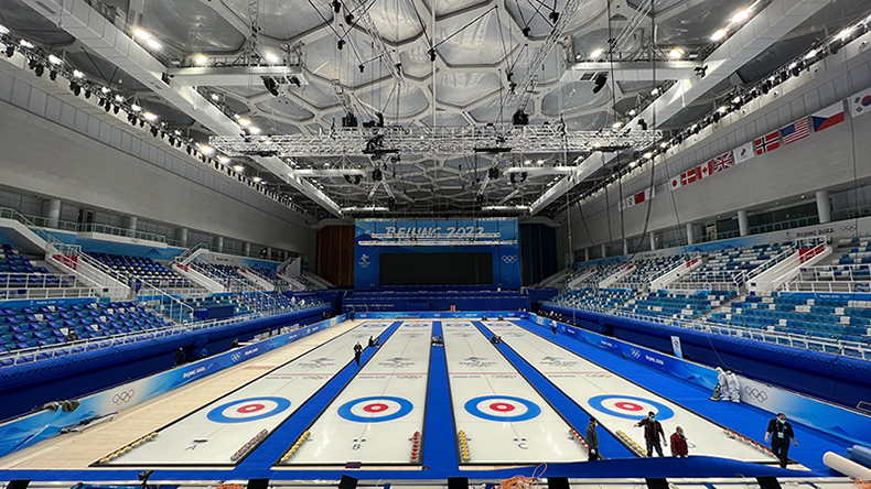 北京冬奧會首賽場館「冰立方」賽道基本完工