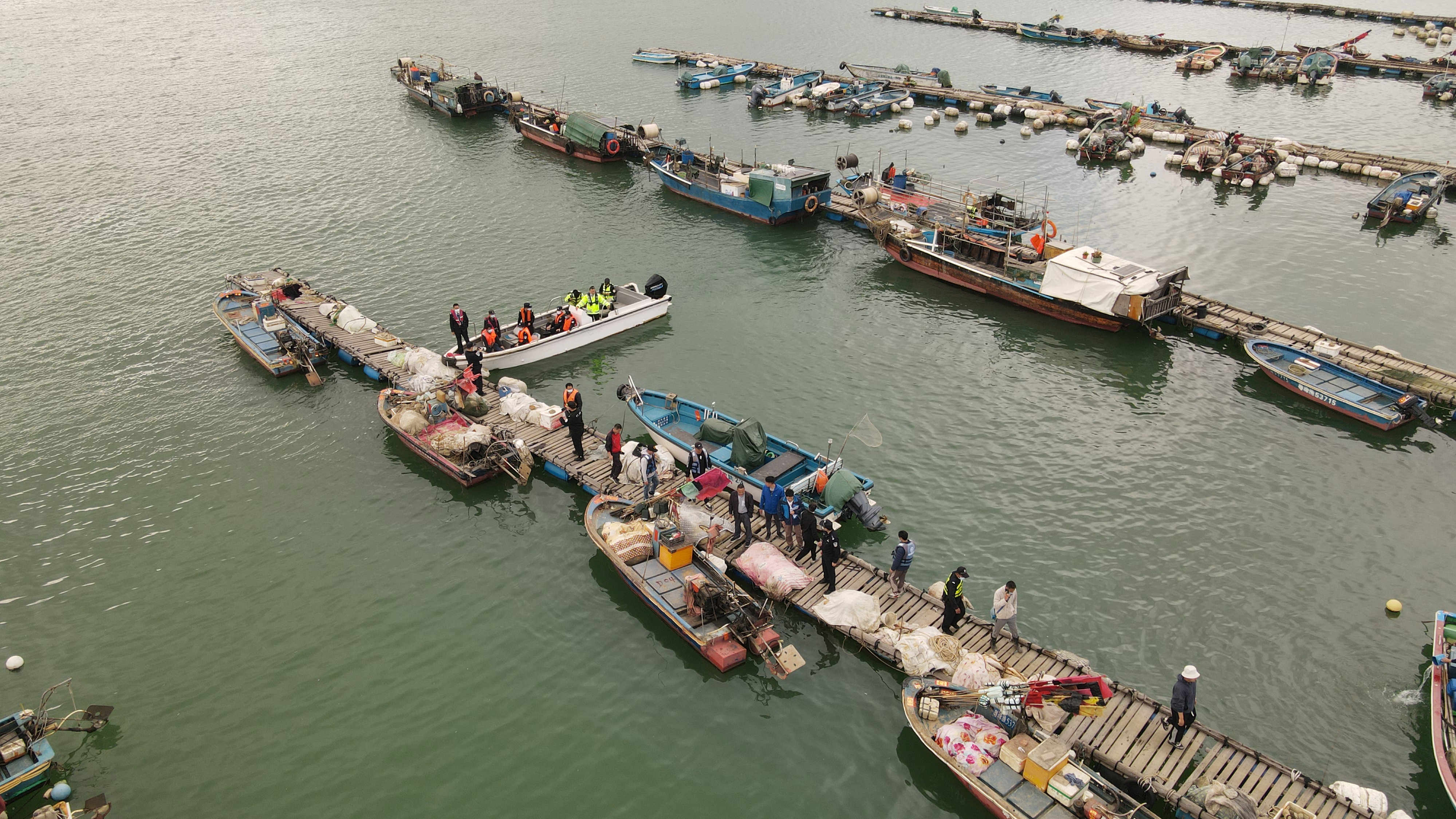 多部門聯合出擊 廣東珠海查扣68艘涉漁「三無」船舶