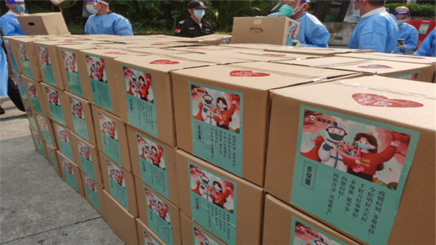 深圳福田街道為3706名封控區居民定製生活物資大禮包