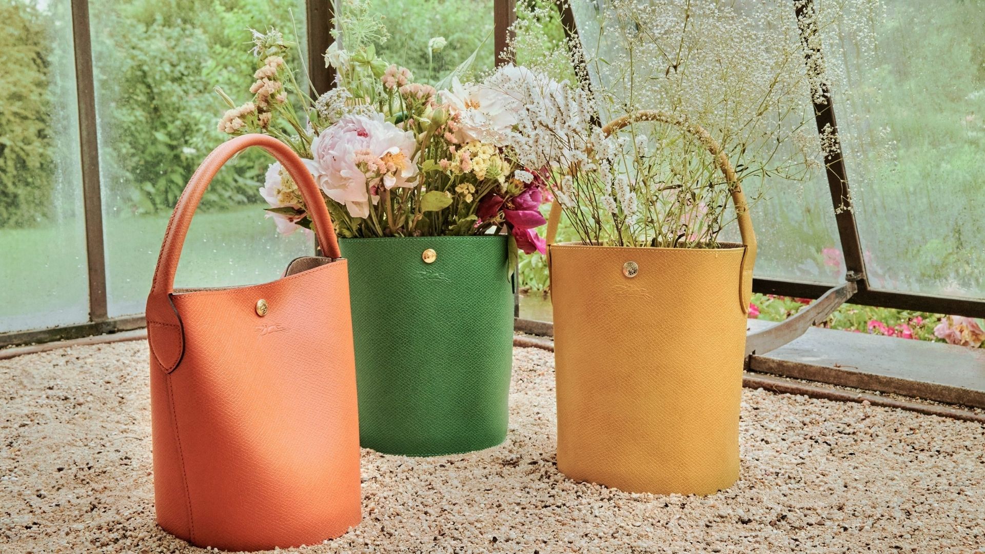 【時尚】明豔色彩融法式風情 Longchamp全新水桶袋面世