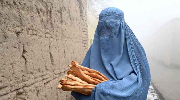 外媒：阿富汗塔利班下令 婦女在公眾場合須穿覆蓋全身罩袍