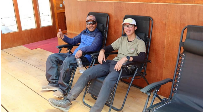 18歲曾郎傑偕父征服珠峰 打破最年輕登頂港人紀錄
