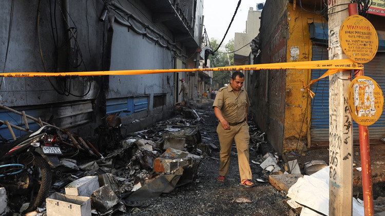 印度首都一商業建築發生火災 已致27人死亡40人受傷