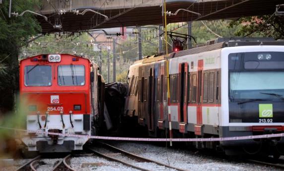 西班牙兩列火車相撞 致1死85傷