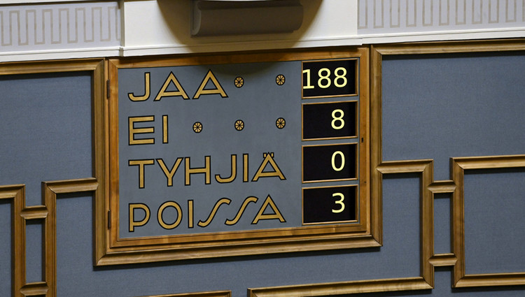 芬蘭議會同意申請加入北約 俄驅逐兩名芬外交官