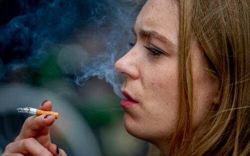 英國擬提高合法買煙年齡至21歲
