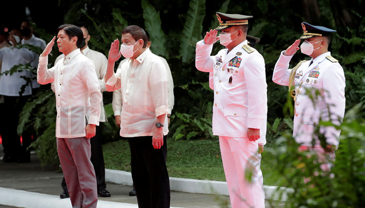 菲律賓新任總統馬科斯宣誓就職