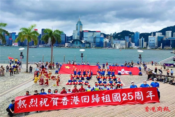 圖集丨龍騰花車巡遊活動舉行 逾百青年參與慶回歸