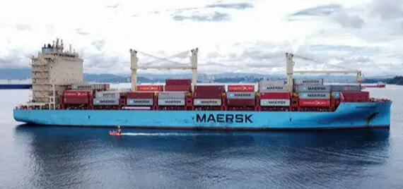 航運巨頭馬士基：今年貨櫃需求減弱 港口倉庫塞爆