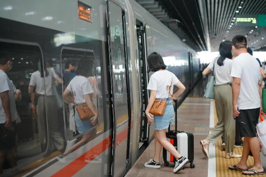 暑運廣鐵共發送旅客7050萬人次