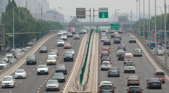 交通運輸部：國慶假期7座以下小型客車免收通行費