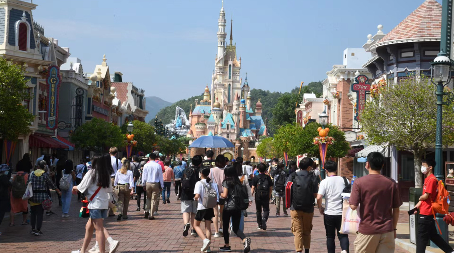 圖集｜疫情反覆 暢遊迪士尼樂園仍是香港市民首選