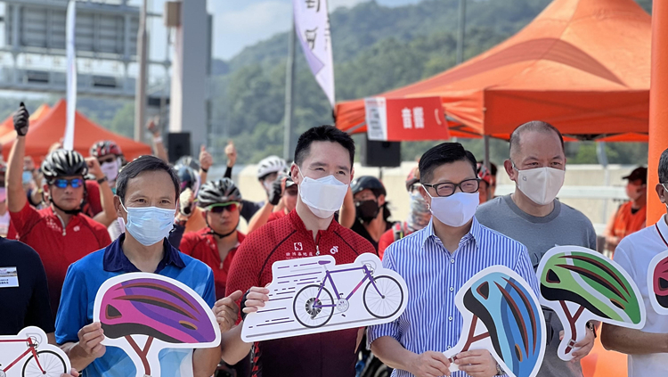 新地贊助「香園圍公路」單車賽暨樂悠遊單車行 逾700人參加