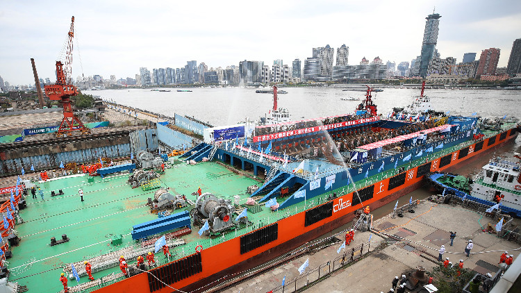 長江口二號古船順利入塢 轉入考古與保護新階段