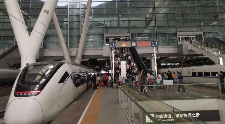廣州地區火車站正常運營 旅客出行需符合防疫規定