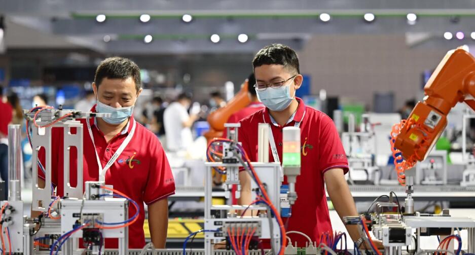 11月財新中國製造業PMI微升至49.4 就業指數降至2020年3月以來最低