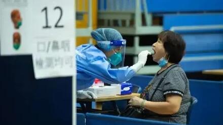 台灣4日新增12981例本土確診病例 新增29例死亡