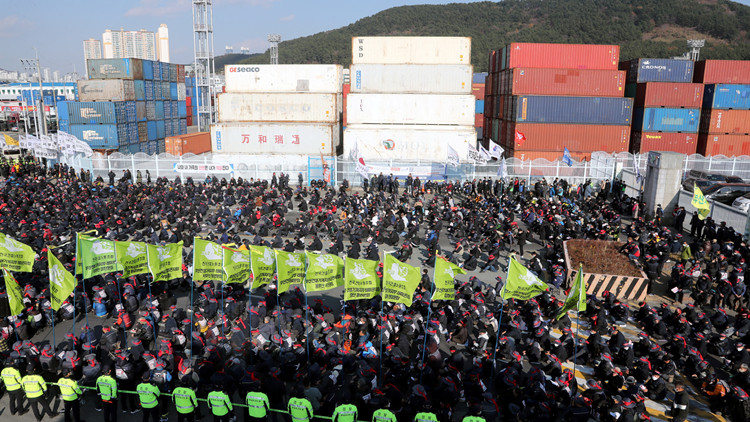 韓政府稱貨運工會罷工已造成上百億損失 敦促盡早返崗