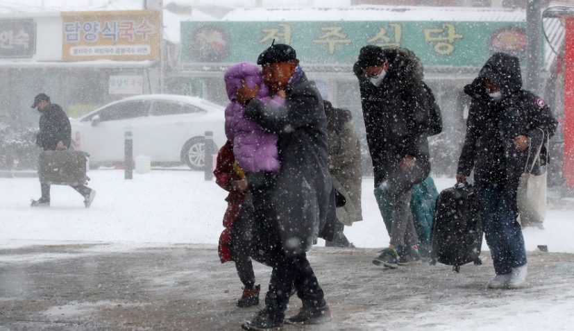韓國多地因強風暴雪停航停運