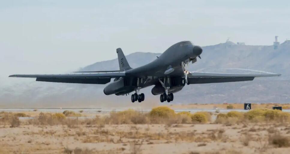 韓美空軍舉行聯合演習 美國空軍B-1B戰略轟炸機參與