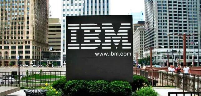 IBM暫停招聘 擬用AI取代7800個崗位