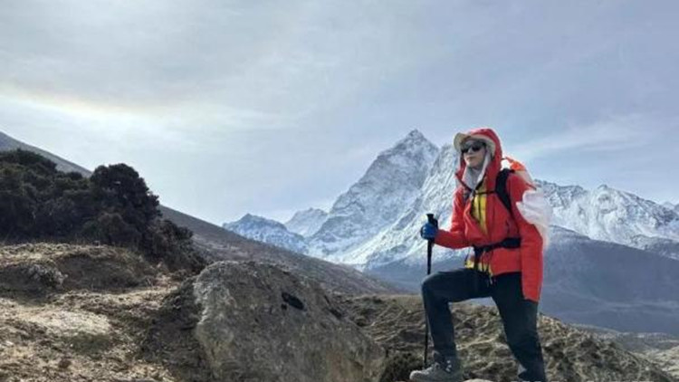 中國16歲女高中生成功登頂珠峰