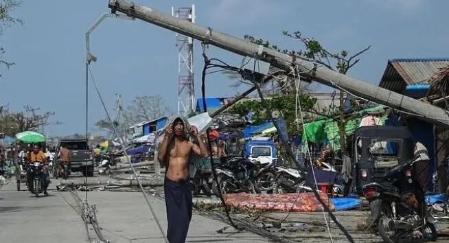 外交部發言人就緬甸熱带氣旋風災答問：中方第一時間向緬方提供救災物資 