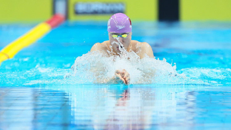 【亞運奪冠】打破賽會紀錄！覃海洋男子100米蛙泳奪冠