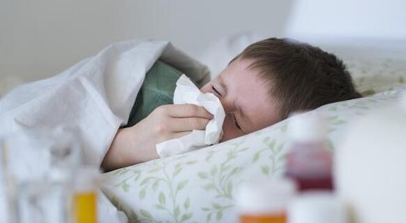 兒童感染呼吸道疾病後如何居家護理？何時就醫？專家答疑