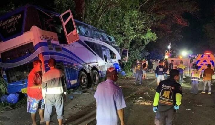 泰國一大巴失控撞樹 至少14人死亡 