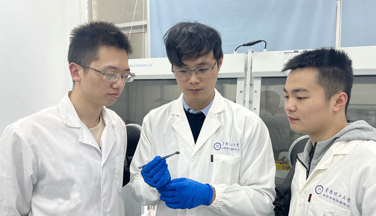 可耐2000度高溫  華南理工大學製備出超高強度、高隔熱的高熵多孔陶瓷材料
