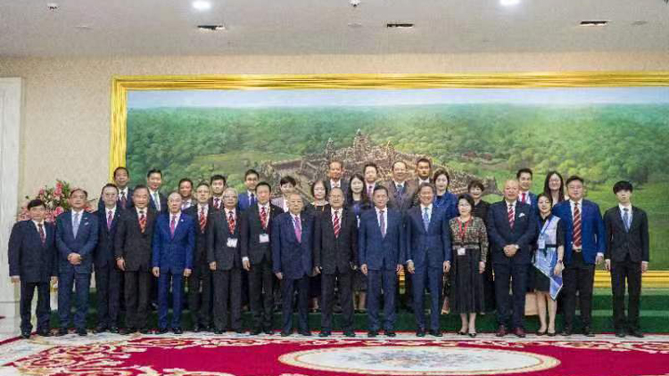 柬埔寨首相洪瑪奈歡迎 蔡冠深率70位大灣區企業家訪柬