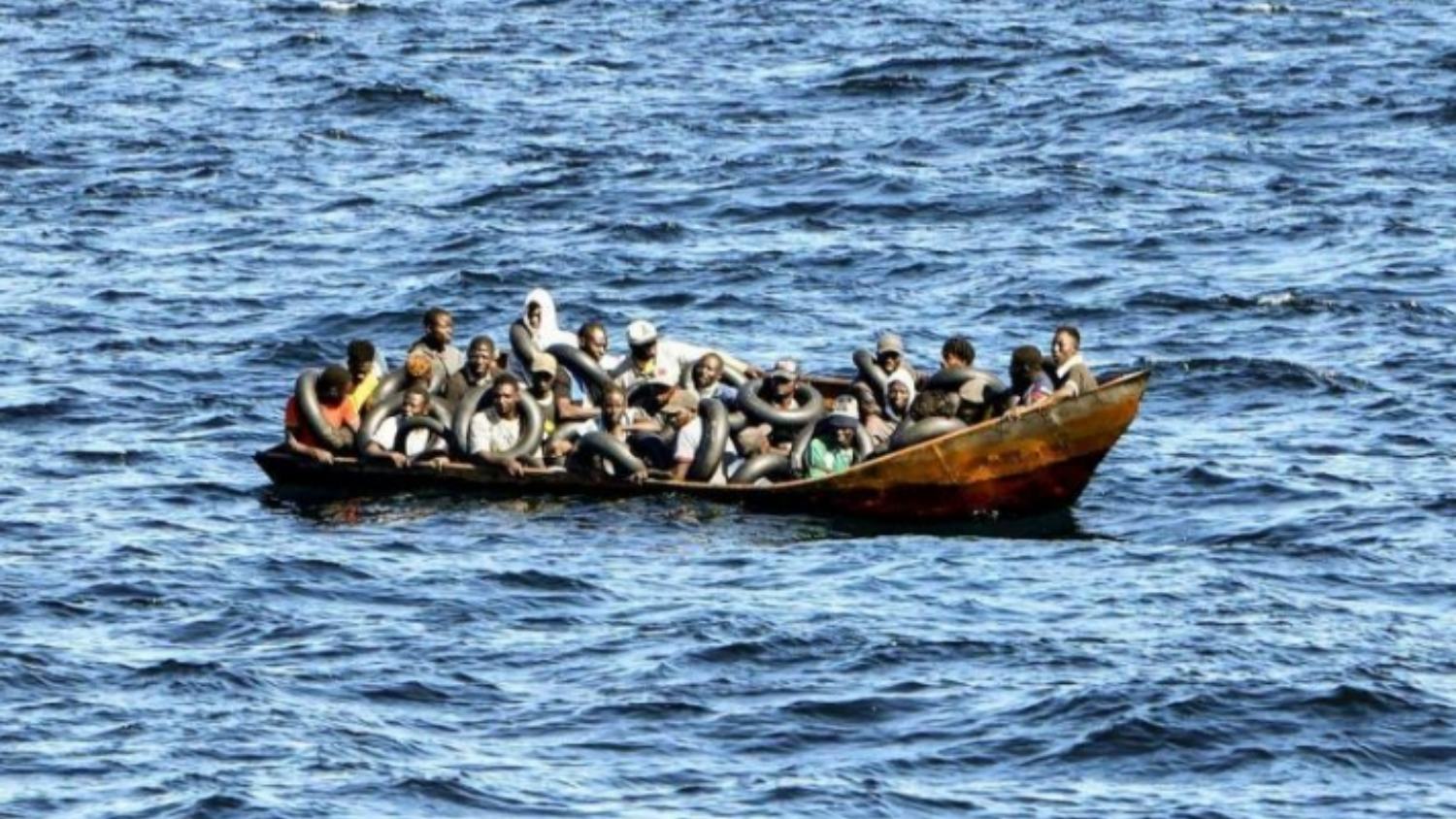 非洲難民船在吉布提海岸附近傾覆 至少38人遇難