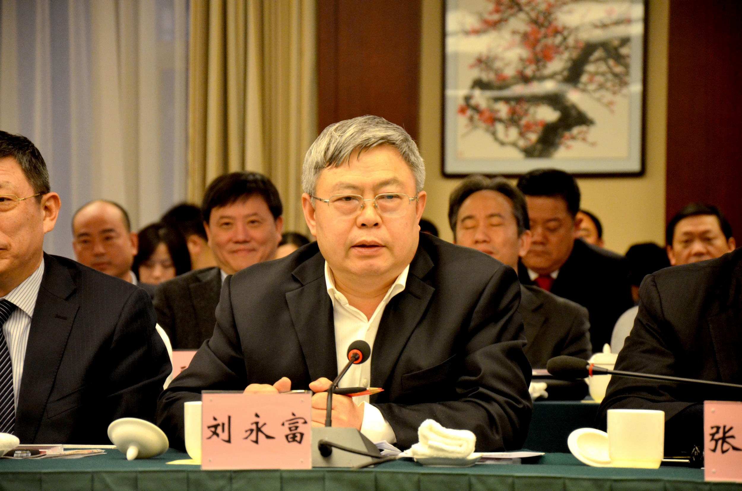 省长和中央扶贫办主任职位谁高